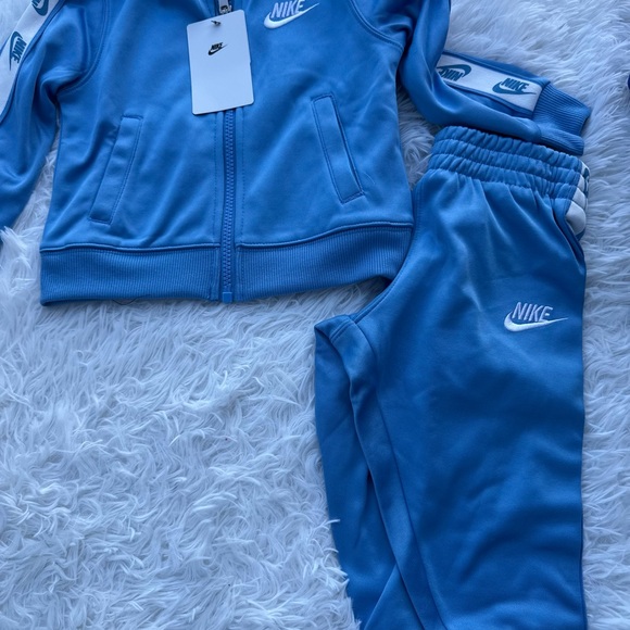 New Nike Kids Light Blue jacket and Joggers set - Picture 3 of 6